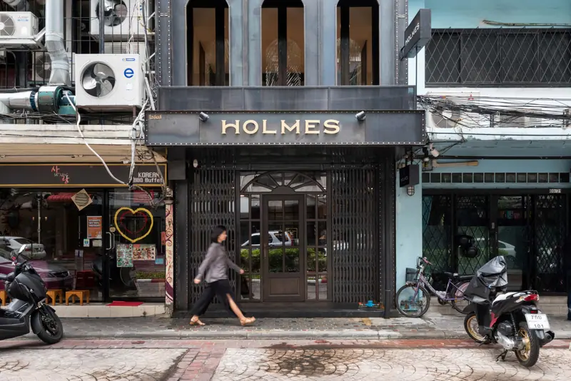 Holmes, renovation by MAKE IT POP