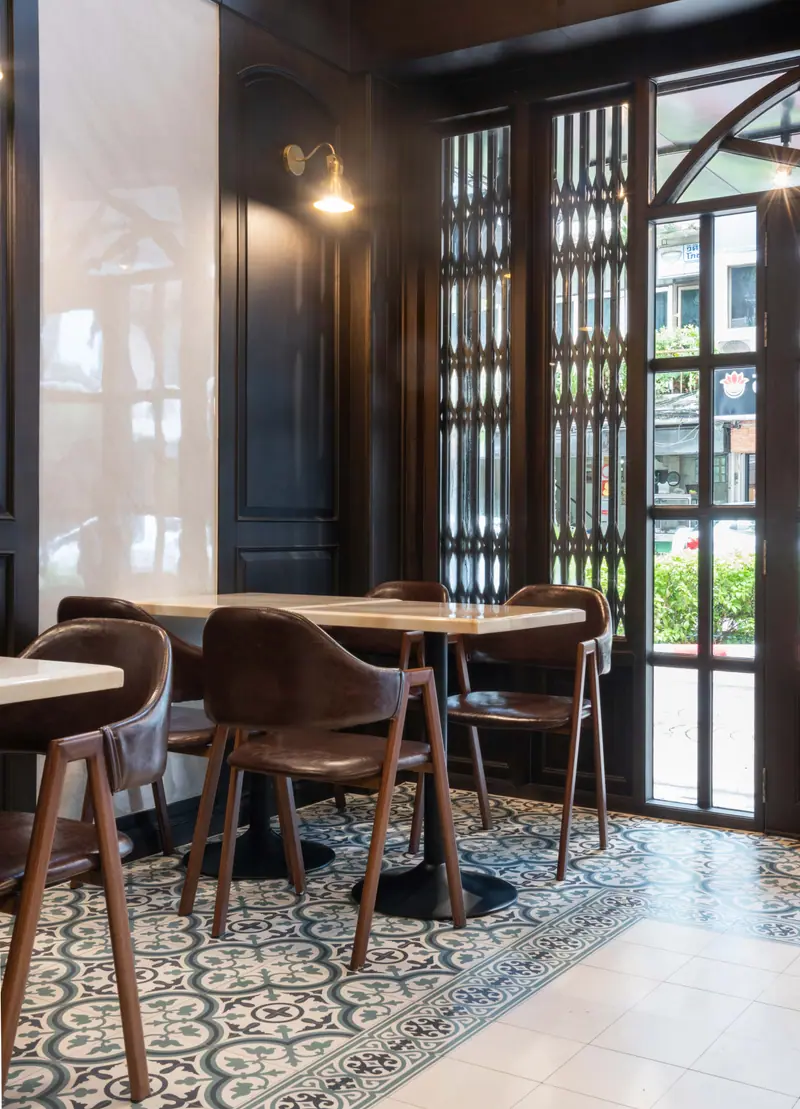 Holmes Phayathai, Thailand — ภาพที่ 17 ผลงานคาเฟ่และร้านอาหารโดย MAKE IT POP