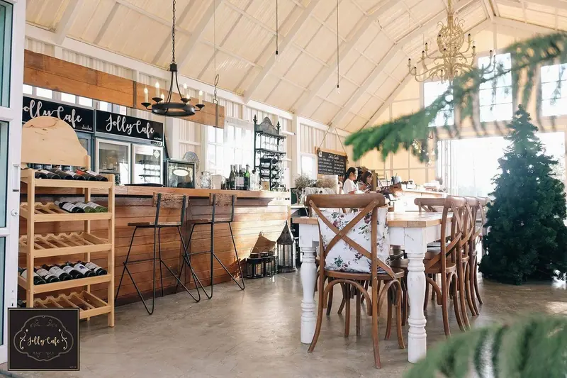 Jolly Cafe Khao Koh, Petchaboon, Thailand — ภาพที่ 4 ผลงานสถาปัตยกรรมโดย MAKE IT POP