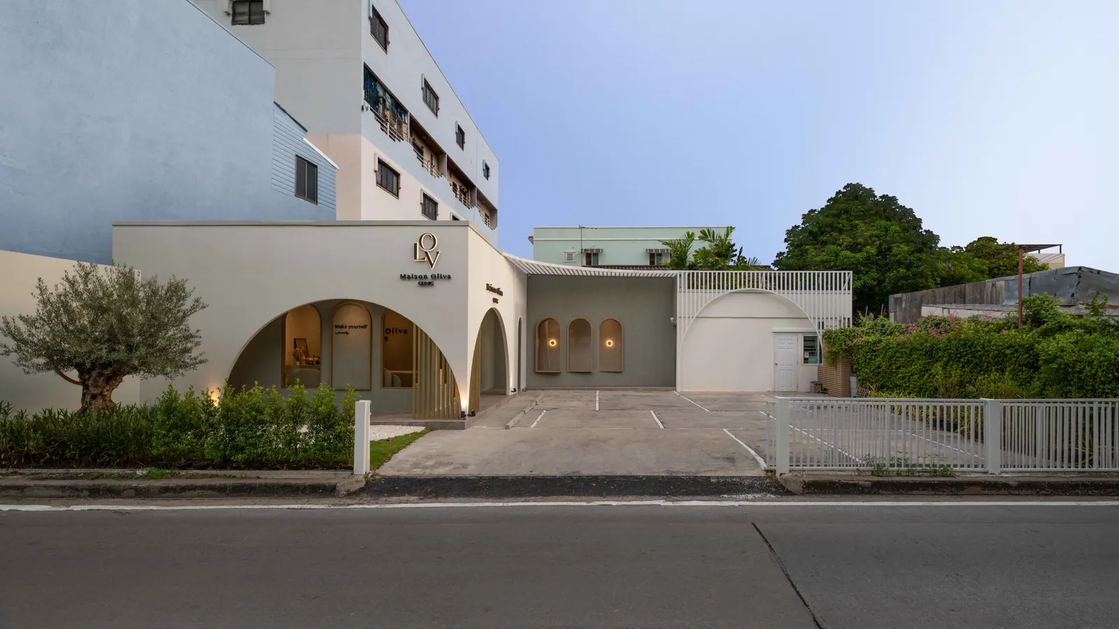 Oliva Clinic Ari, Thailand — ภาพที่ 1 ผลงานตกแต่งภายในโดย MAKE IT POP