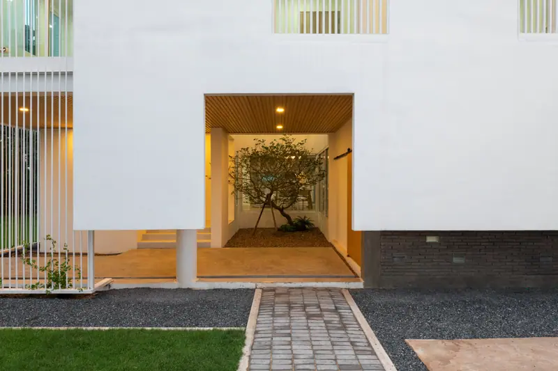 บ้านกล่องของขวัญ Prachinburi, Thailand — ภาพที่ 6 ผลงานสถาปัตยกรรมโดย MAKE IT POP