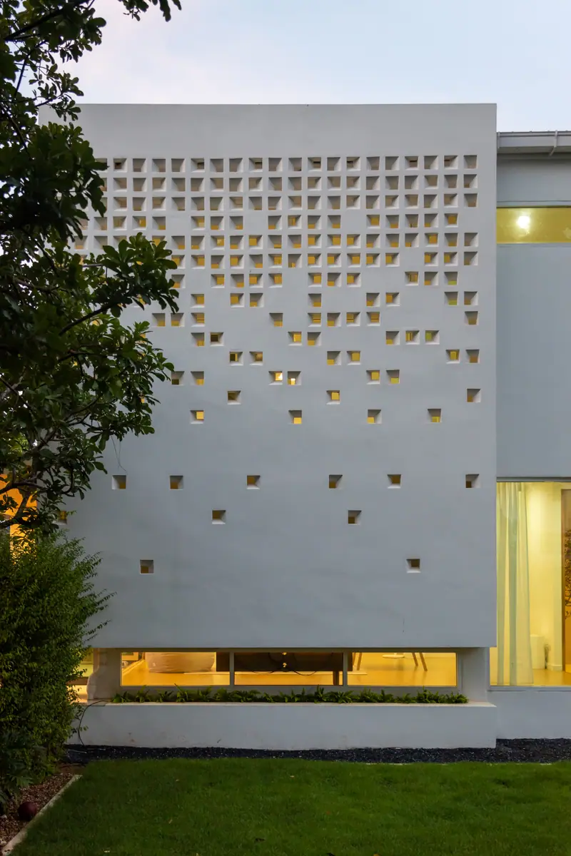 บ้านกล่องของขวัญ Prachinburi, Thailand — ภาพที่ 9 ผลงานสถาปัตยกรรมโดย MAKE IT POP