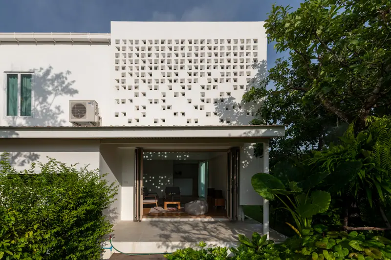 บ้านกล่องของขวัญ Prachinburi, Thailand — ภาพที่ 10 ผลงานสถาปัตยกรรมโดย MAKE IT POP