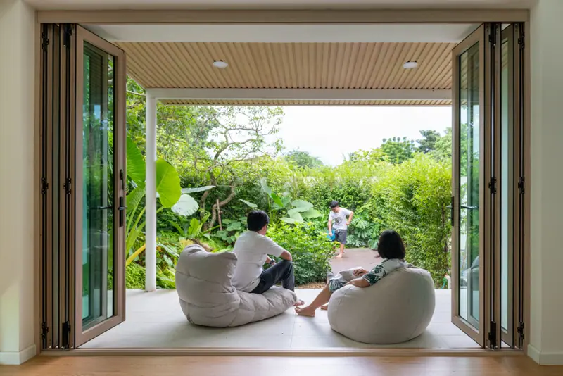 บ้านกล่องของขวัญ Prachinburi, Thailand — ภาพที่ 18 ผลงานสถาปัตยกรรมโดย MAKE IT POP
